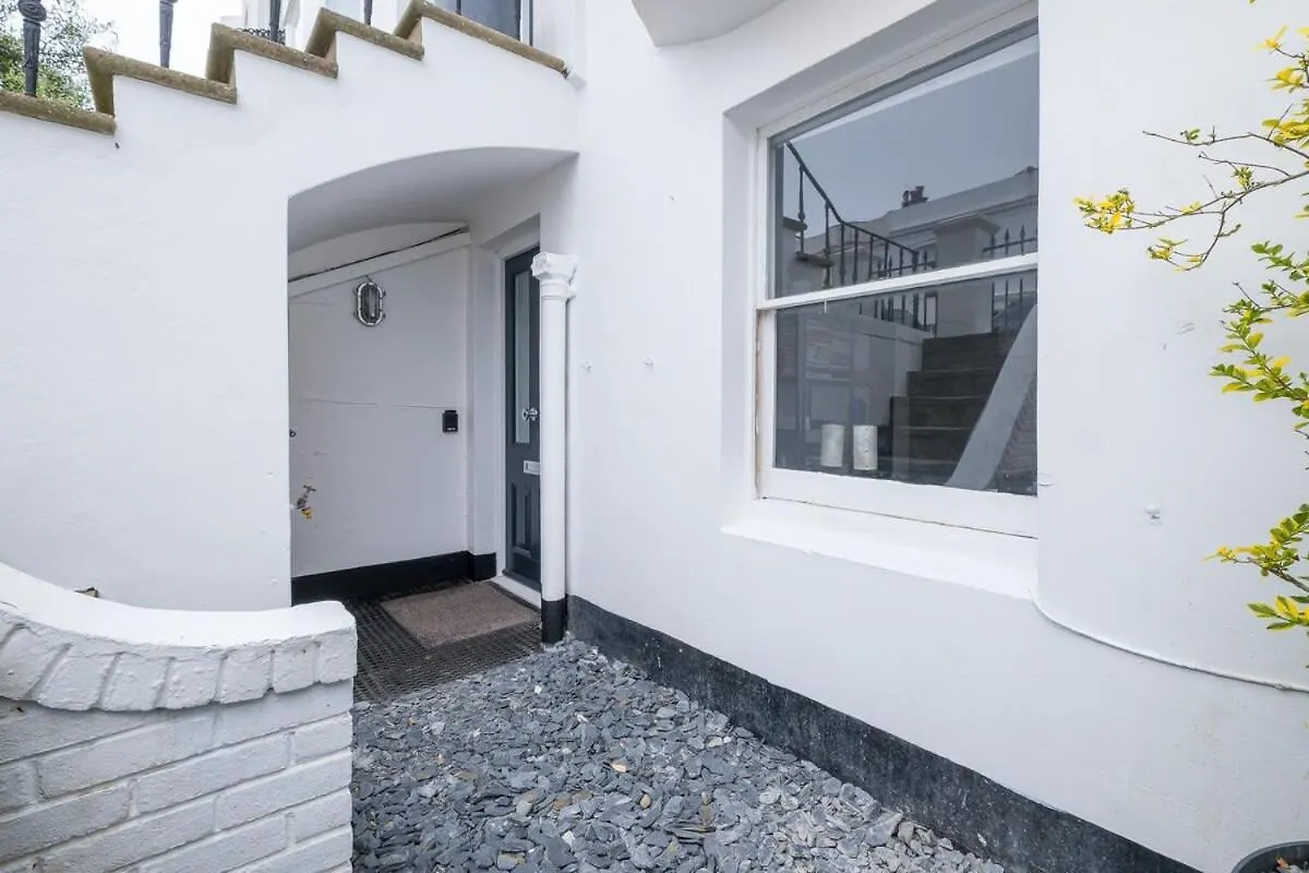 Apartment Host & Stay - Osbourne Rest Brighton United Kingdom